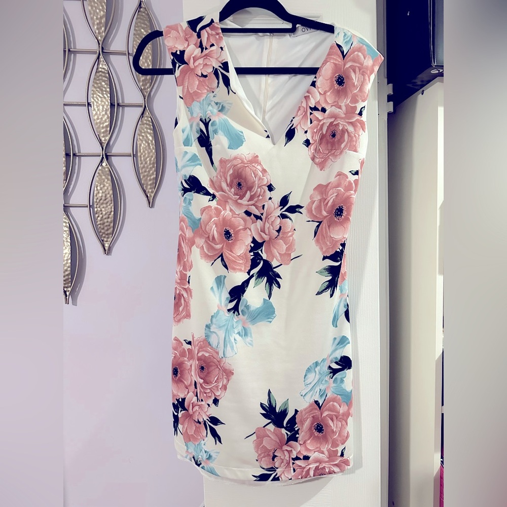 Floral white dress Brand new without tag